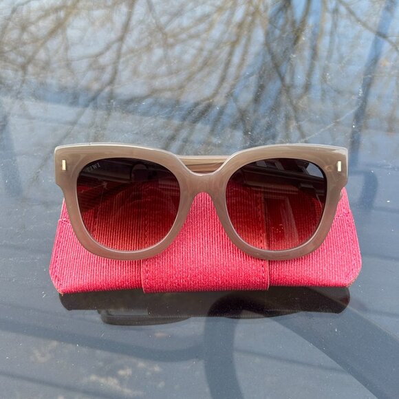 Tiwi Kerr Sunglasses in Shiny Coconut Brown Oversized Statement main image 6